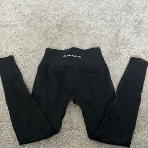 Alphalete small leggings like new.